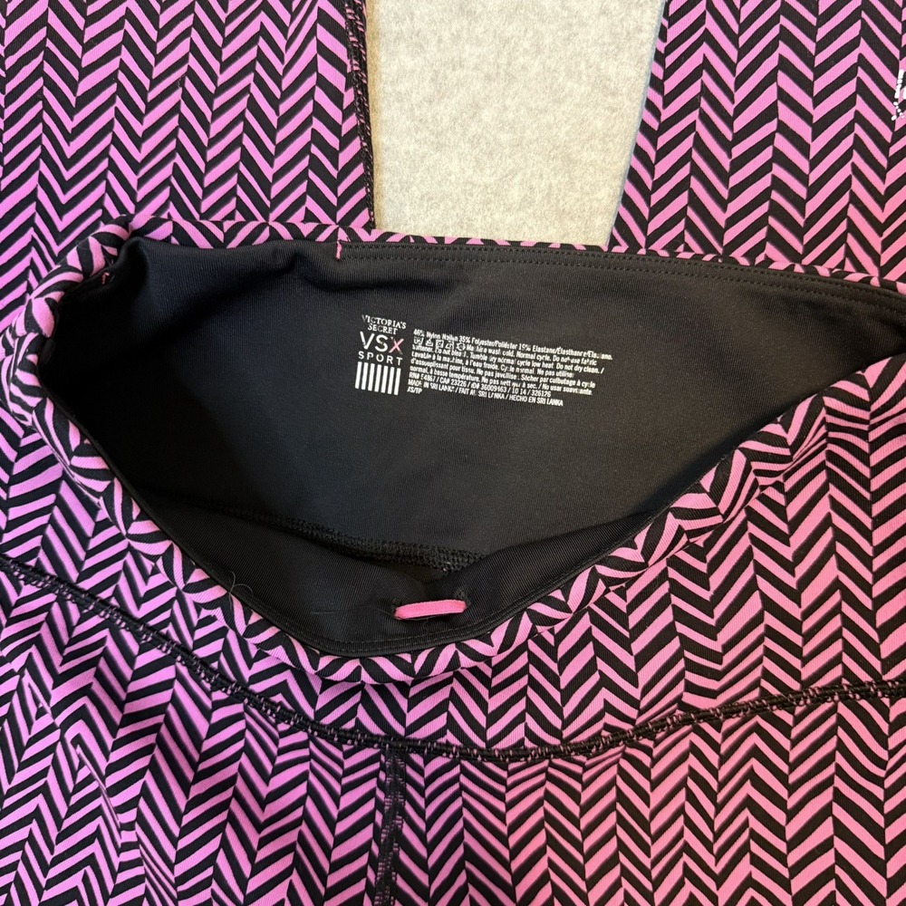 VSX Victoria Secret Sport Leggings XS Pink Black Chevron Geometric Yoga Pants - Picture 3 of 3